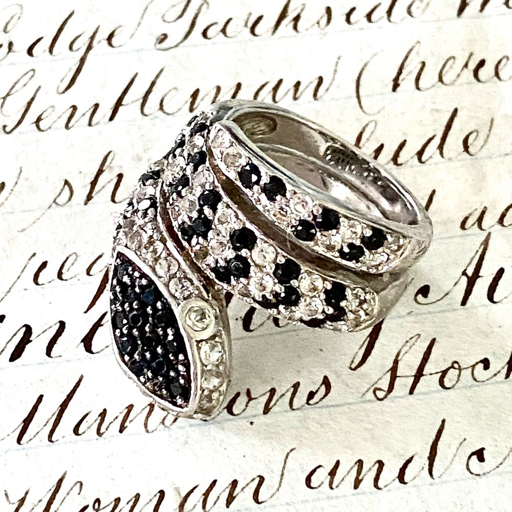 Stunning Sterling Silver and Sparkly Gemstone Snake Ring Thailand Size 6
